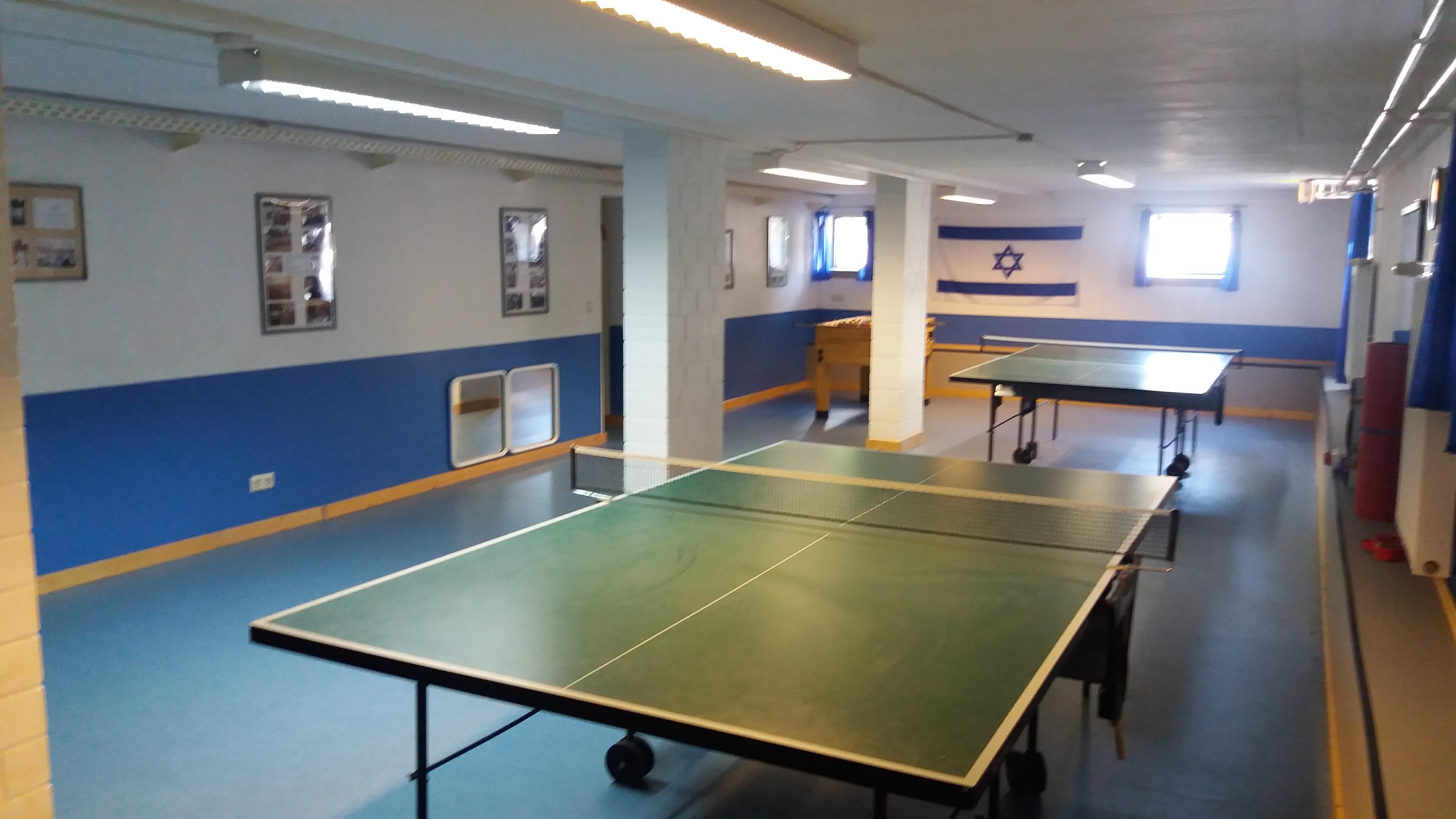 Tischtennis- und Gymnastiksaal