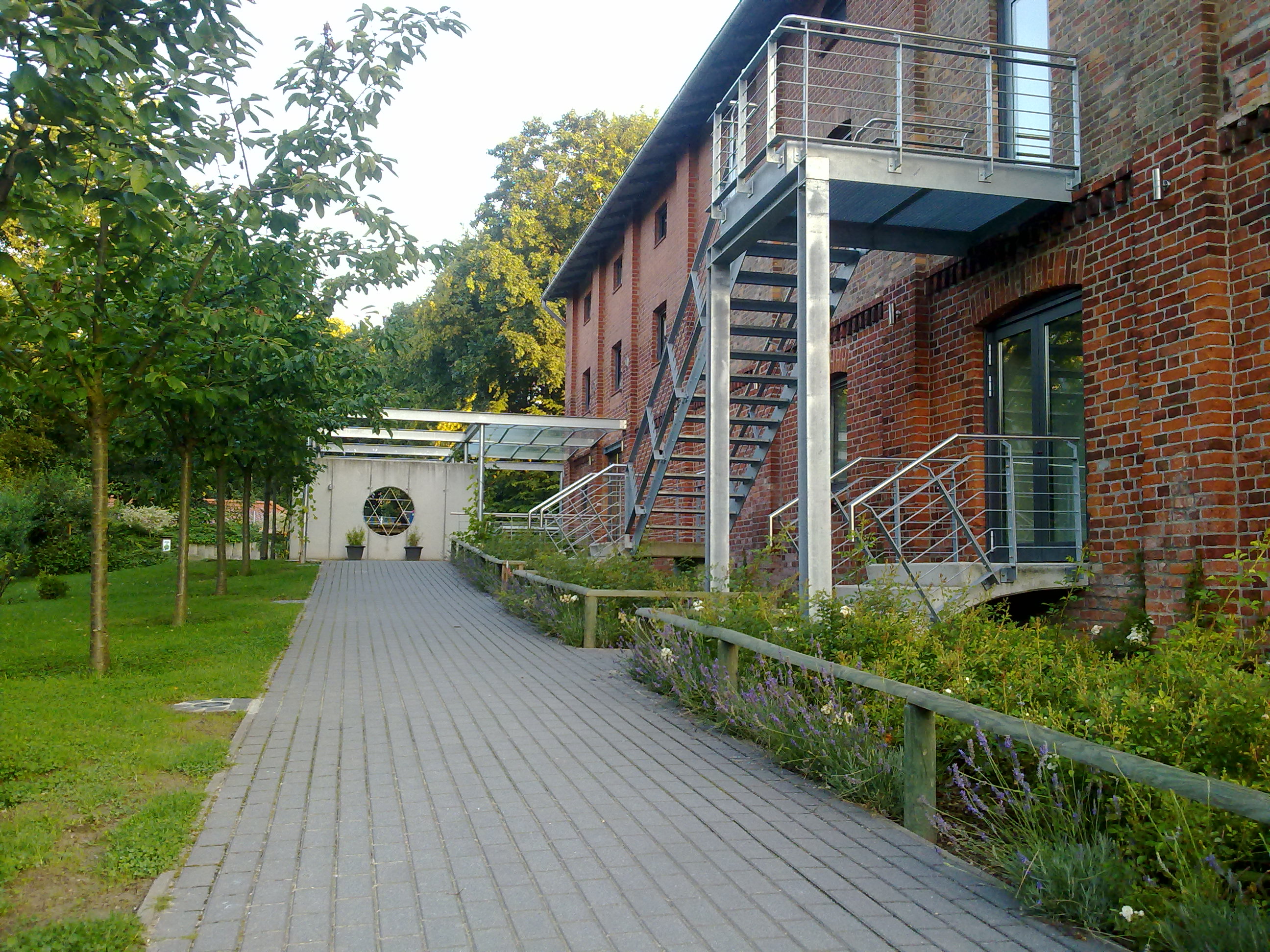 Eingangsbereich der neuen Synagoge