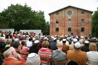 Gespanntes Warten auf die Eröffnung